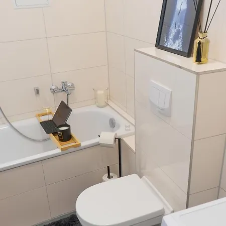 Apartamento Fuer 4 Mit Terrasse Im Herzen Der Innenstadt Schwerin (Mecklenburg-Vorpommern)